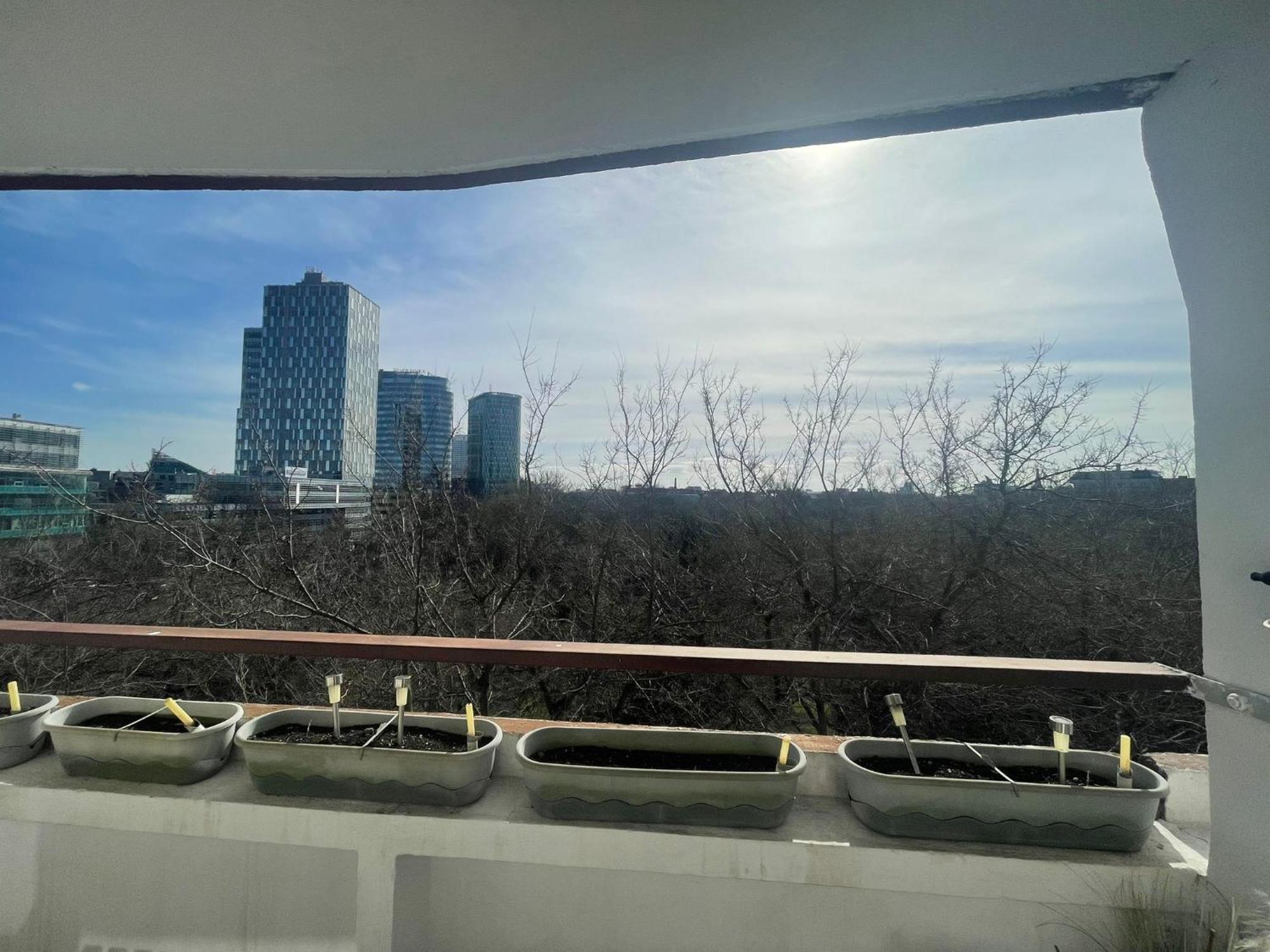 Apartment Park View Center Location With Balcony Pressburg
