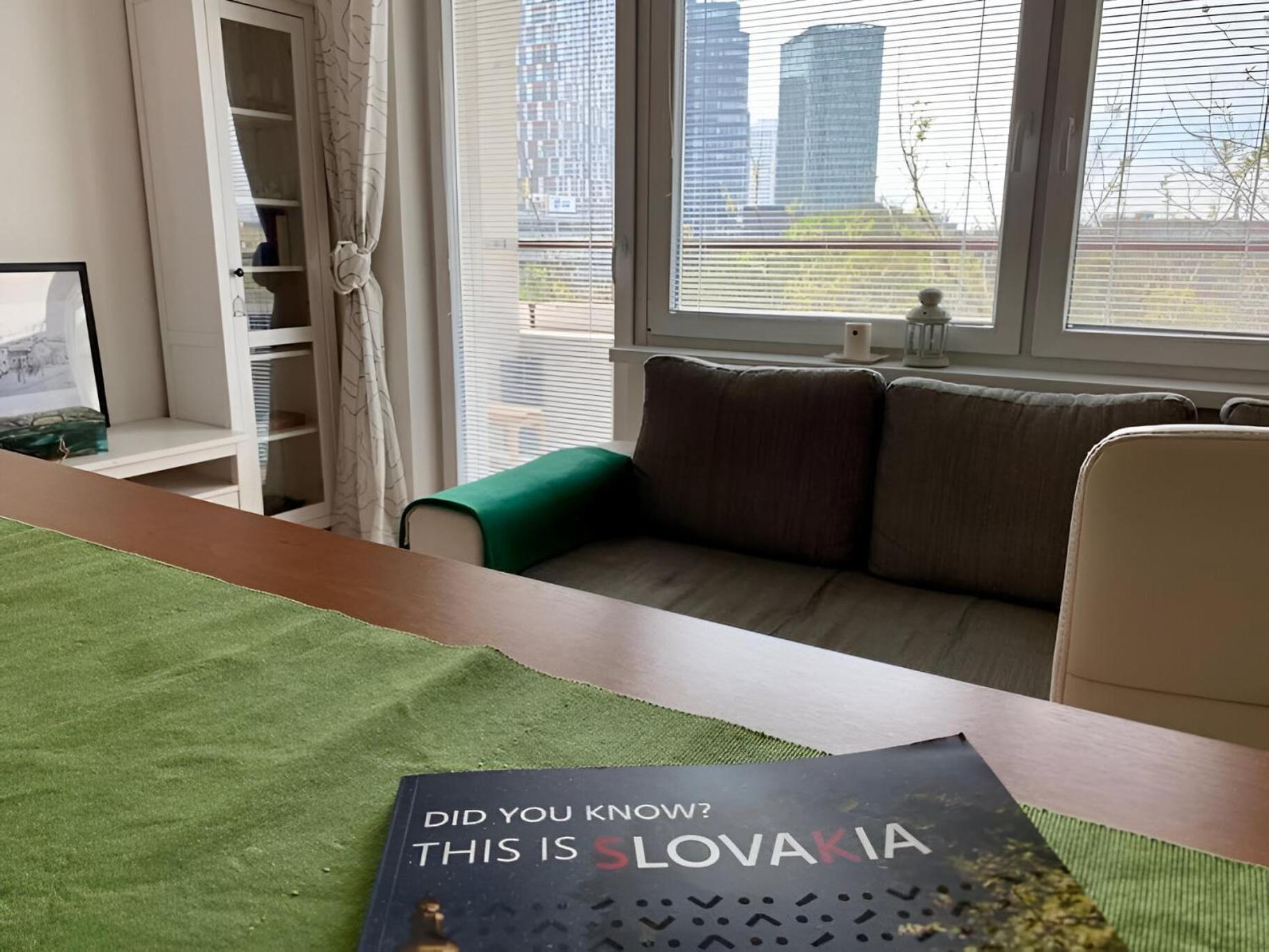 Apartment Park View Center Location With Balcony Pressburg